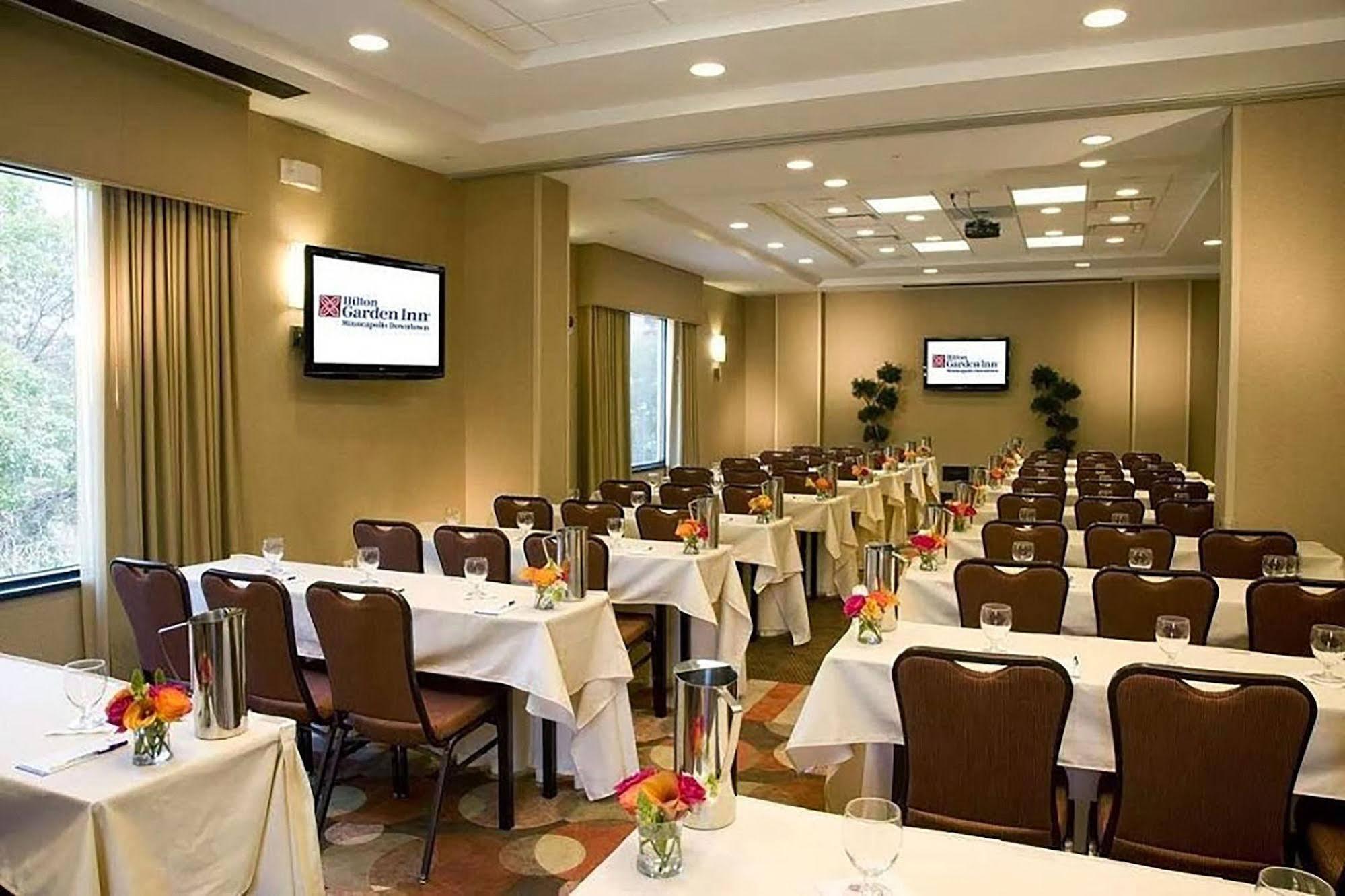 Hilton Garden Inn Minneapolis Downtown Εξωτερικό φωτογραφία